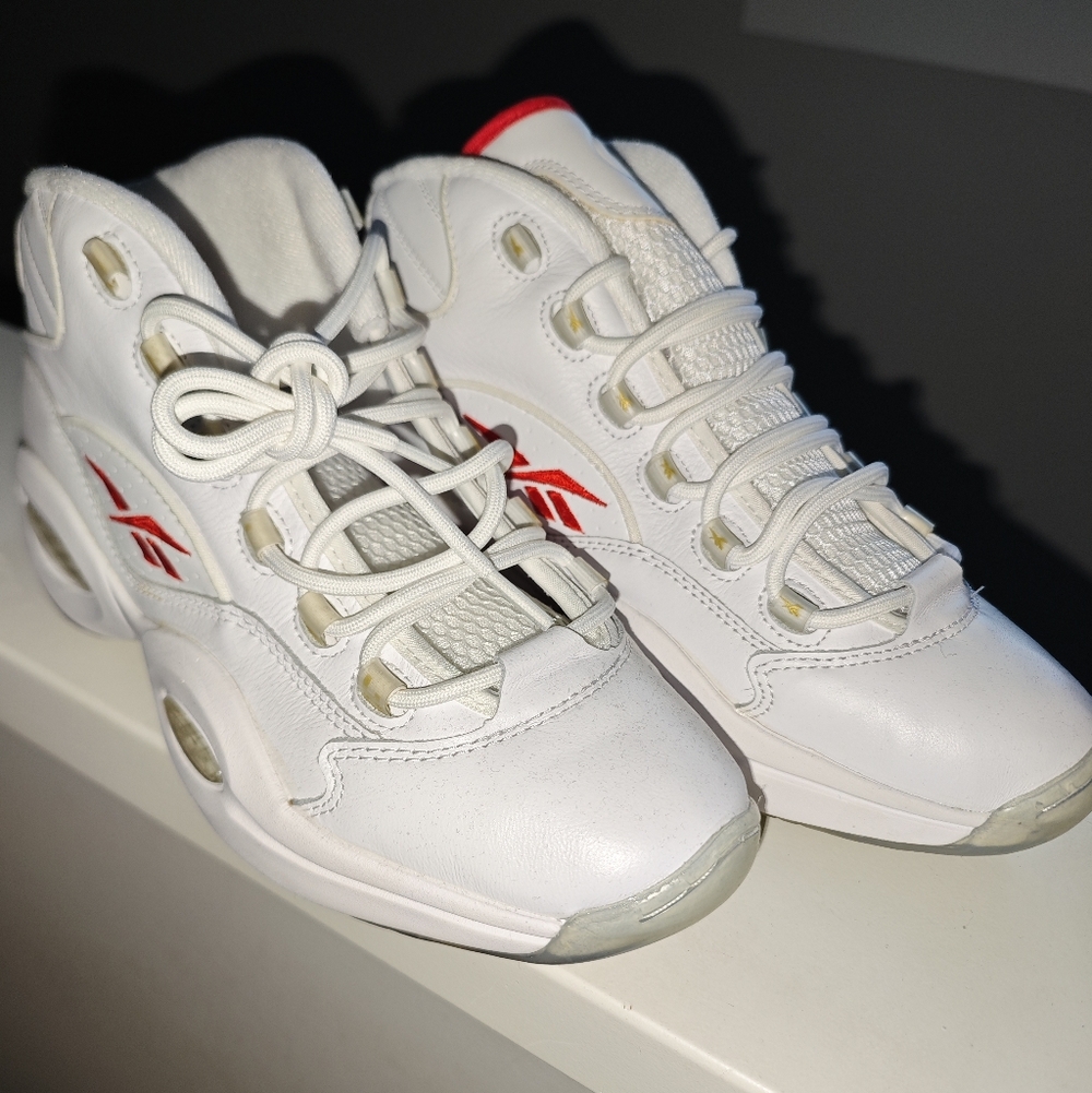 Question Mid Basketball Shoes (Reebok) Size 10